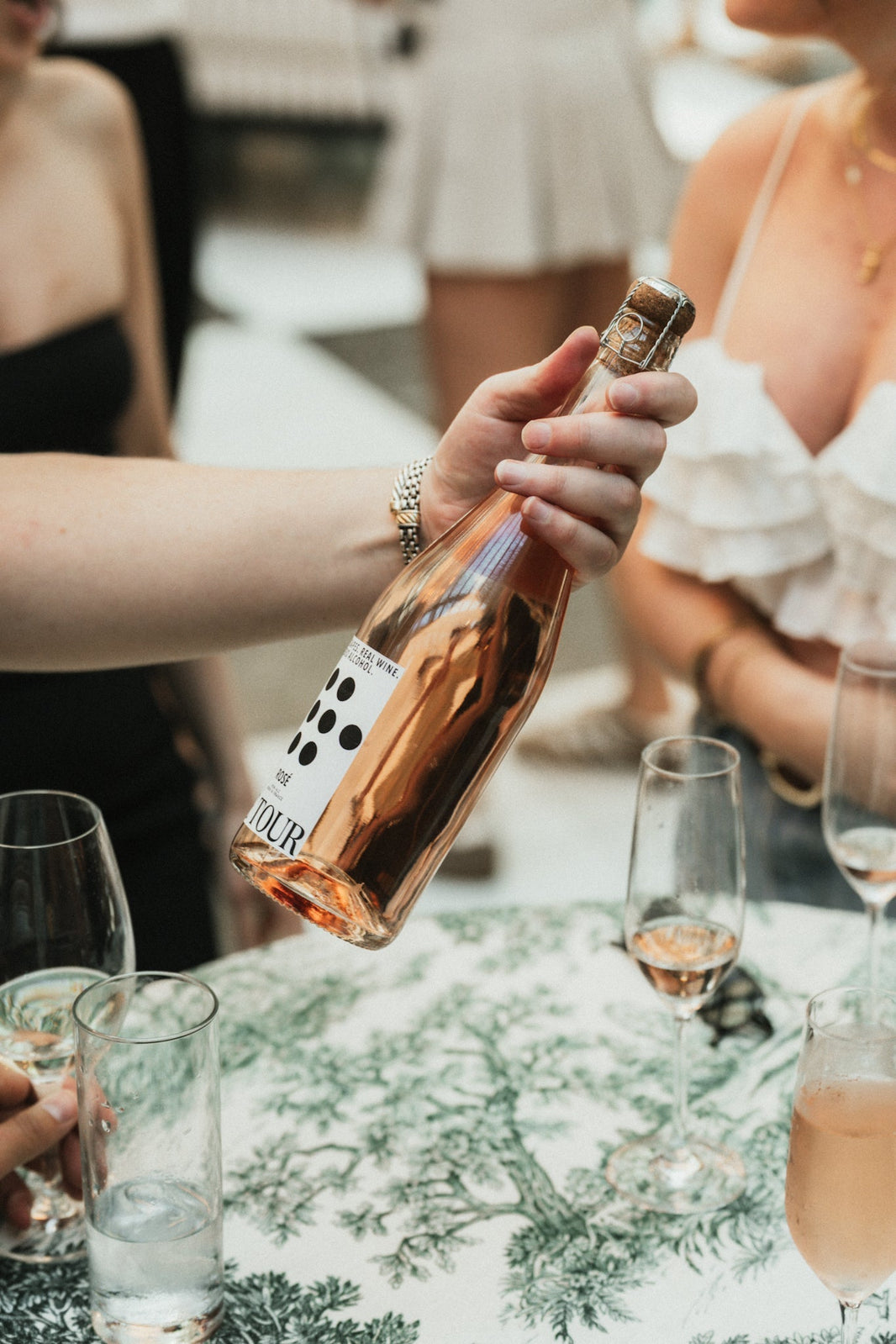 Real Wine, Reimagined: What Makes Non-Alcoholic Wine Different?